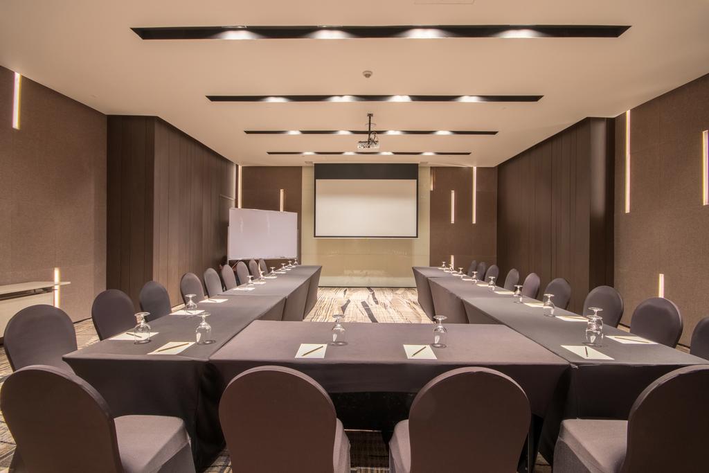 I'M Hotel Makati City Exterior foto Meeting room
